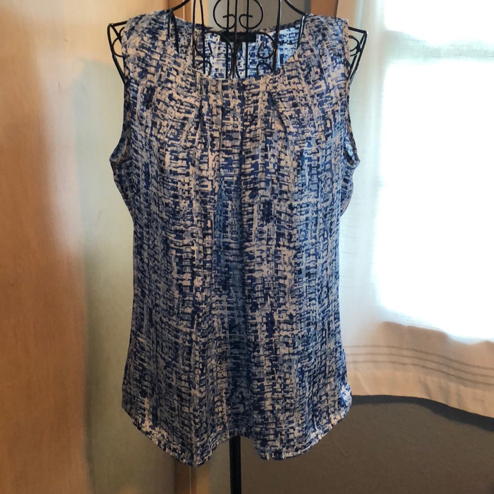 Sleeveless blouse